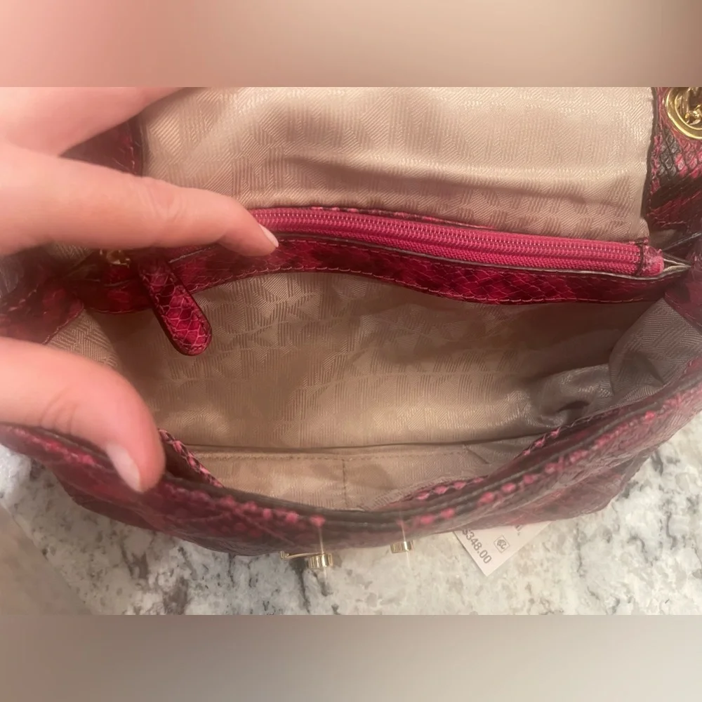 Authentic Michael Kors Handbag - Picture 12 of 16